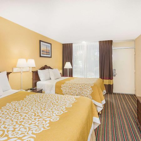 Days Inn By Wyndham Mt Pleasant-Charleston-Patriots Point Екстер'єр фото