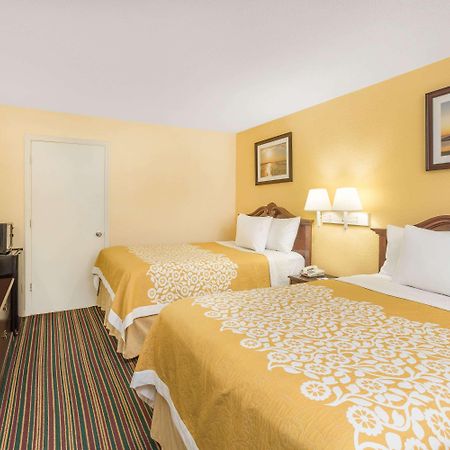 Days Inn By Wyndham Mt Pleasant-Charleston-Patriots Point Екстер'єр фото