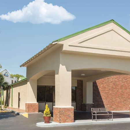 Days Inn By Wyndham Mt Pleasant-Charleston-Patriots Point Екстер'єр фото