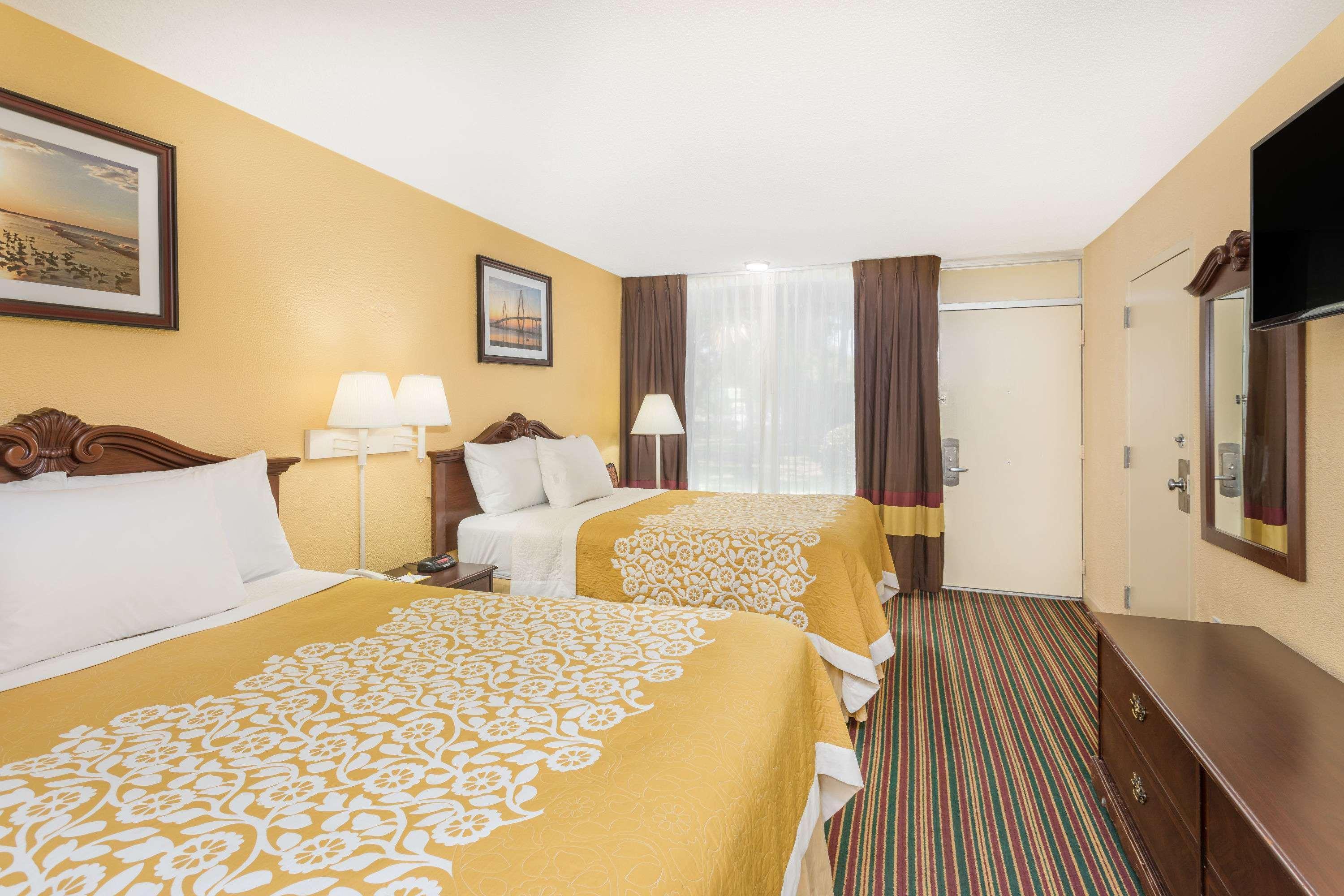 Days Inn By Wyndham Mt Pleasant-Charleston-Patriots Point Екстер'єр фото
