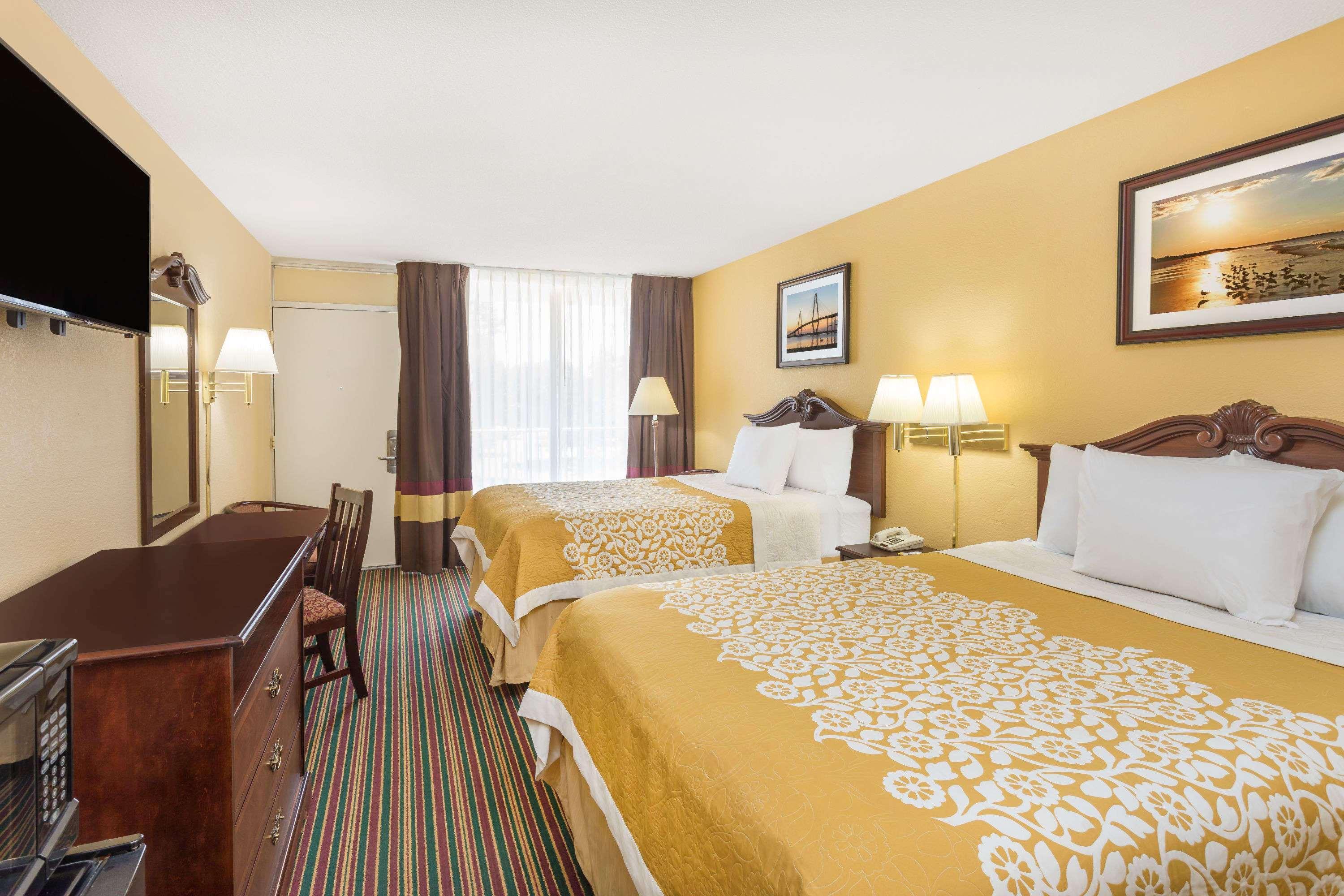 Days Inn By Wyndham Mt Pleasant-Charleston-Patriots Point Екстер'єр фото