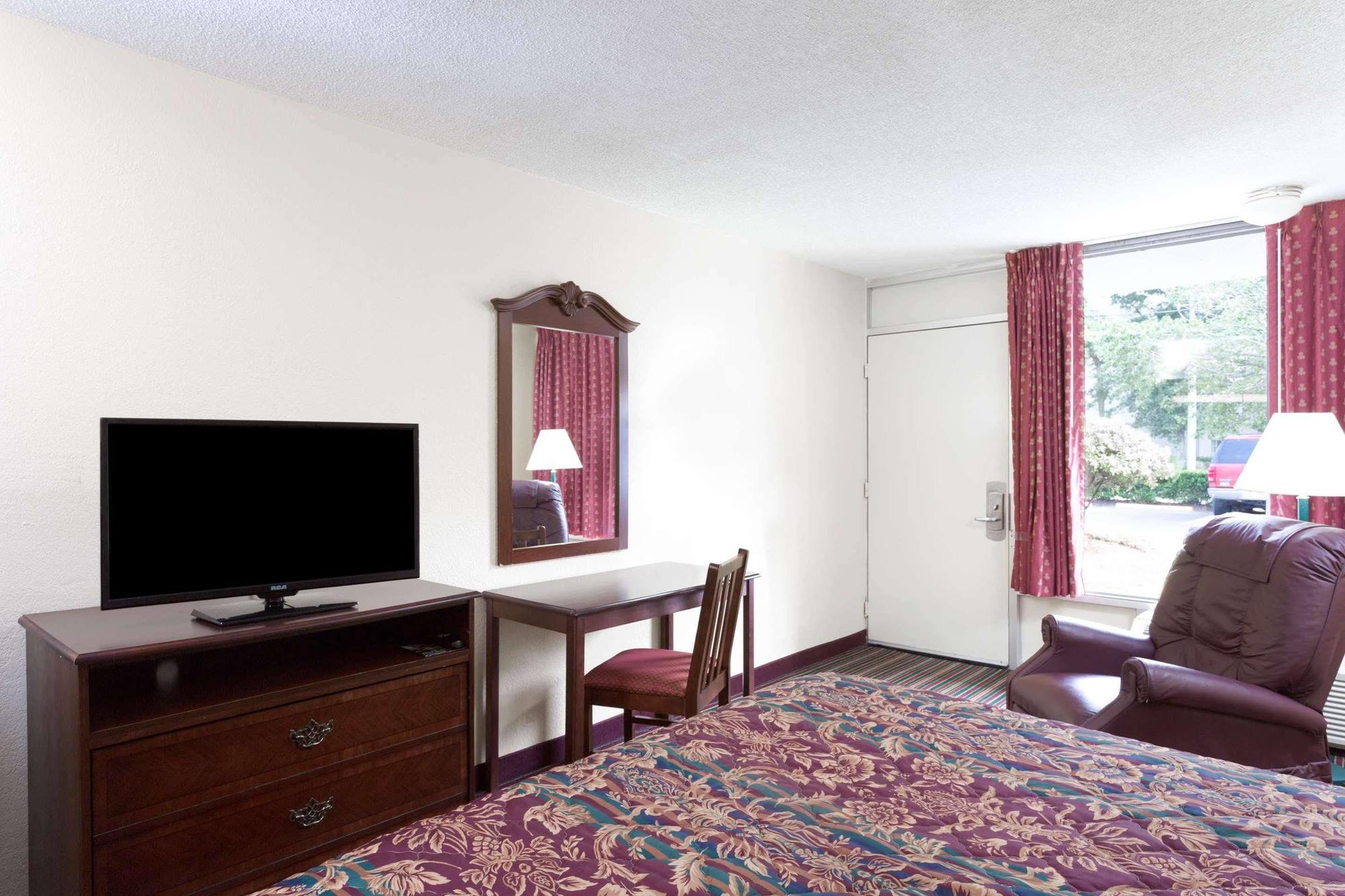 Days Inn By Wyndham Mt Pleasant-Charleston-Patriots Point Екстер'єр фото
