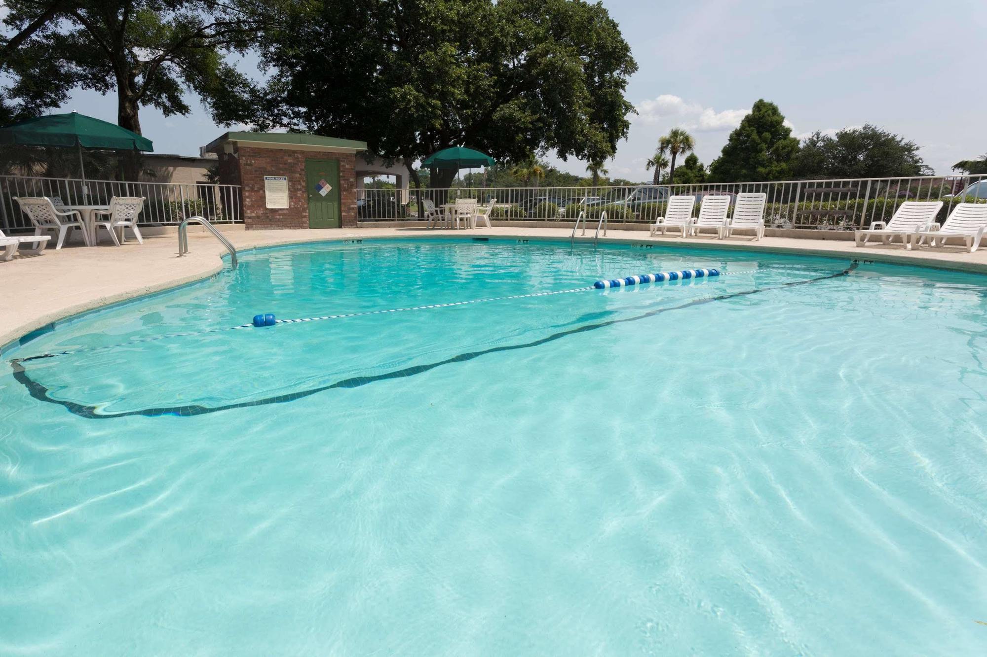 Days Inn By Wyndham Mt Pleasant-Charleston-Patriots Point Екстер'єр фото